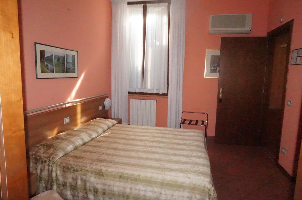 Hotel Cavour Werona Zewnętrze zdjęcie
