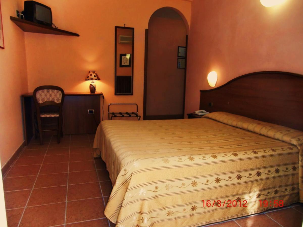 Hotel Cavour Werona Pokój zdjęcie