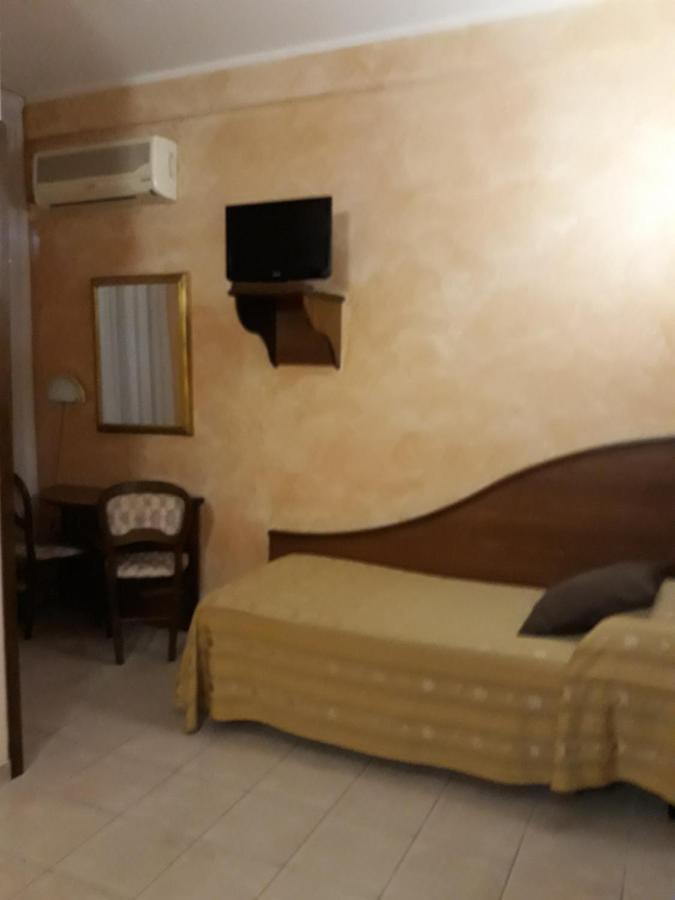 Hotel Cavour Werona Zewnętrze zdjęcie